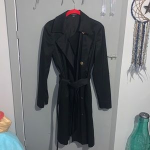 Ann Taylor Size 8 Black Trench coat with Belt
